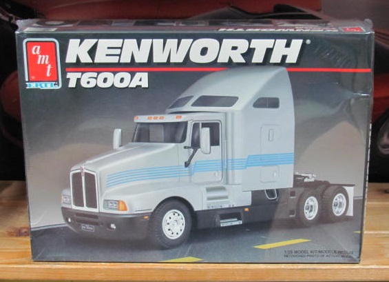 AMT Kenworth T600A Truck Kit Sealed