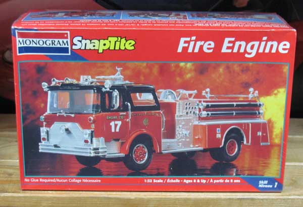 Monogram Fire Engine 1/32 Scale SnapTite Kit Sealed