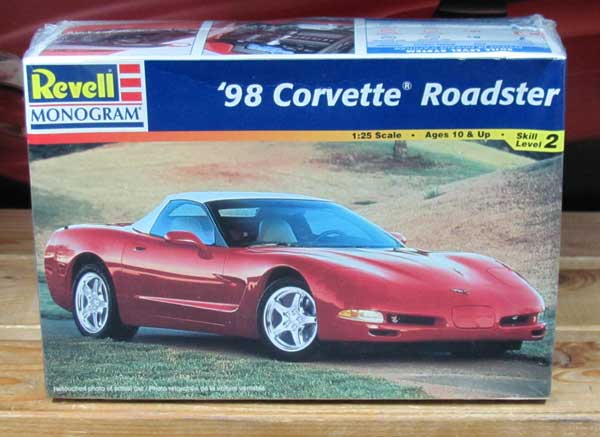Revell 1998 Corvette Roadster Kit Sealed
