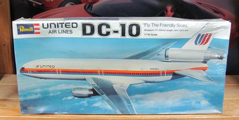 Revell United Airlines DC-10 Original 1974 Issue Kit Sealed