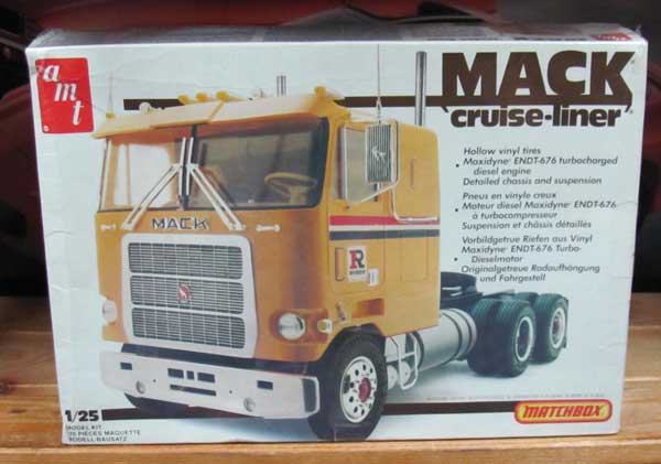 AMT Mack Cruise-Liner Truck Matchbox Issue Kit Sealed