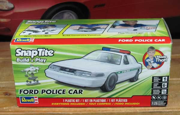 Revell Ford Crown Victoria Police Car SnapTite Kit Sealed