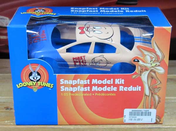 AMT Porky Pig SnapFast Model Kit Sealed