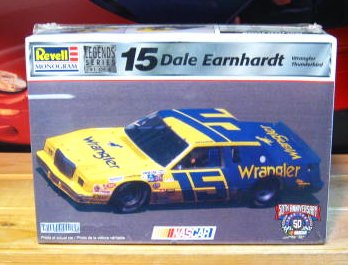 #15 Wrangler Dale Earnhardt 1982 Thunderbird Legends Kit Sealed